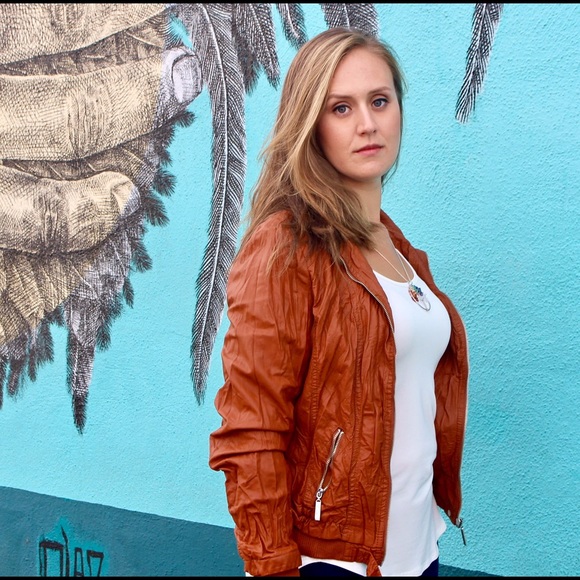 🚫SOLD🚫 Caramel Bomber Jacket - Picture 2 of 4