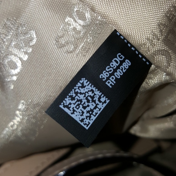 PRICE REDUCED LARGE  Grayson vanilla satchel  bag - Picture 4 of 8