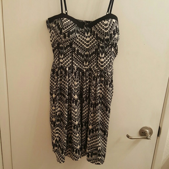 NWOT Black and White Printed Dress