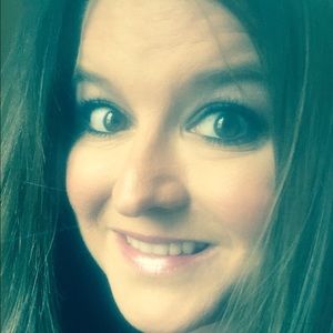 Meet your Posher, Leslie