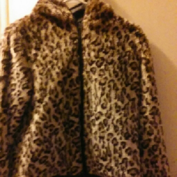 Leopard coat - Picture 1 of 3