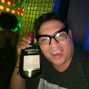 Meet your Posher, Carlos