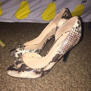 Snake skin heel