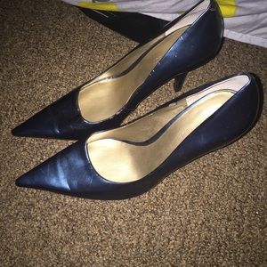 Blue pointed heel