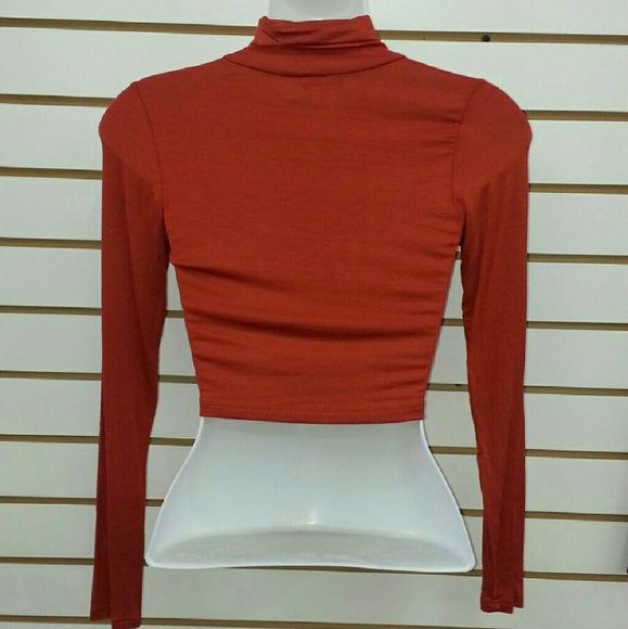 Turtle Crop Top - Picture 2 of 2