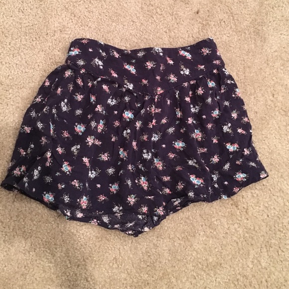 Navy blue skort with floral print - Picture 2 of 2