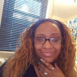 Meet your Posher, Sharonda