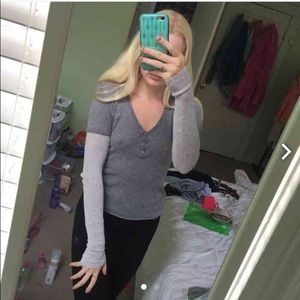 Long sleeve gray top