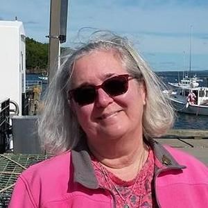 Meet your Posher, Debbie