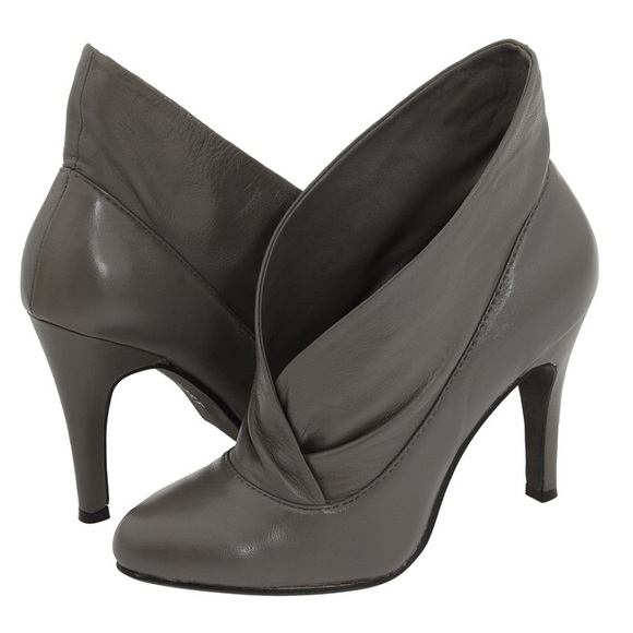 NEW!!! Report Annona Ankle Booties