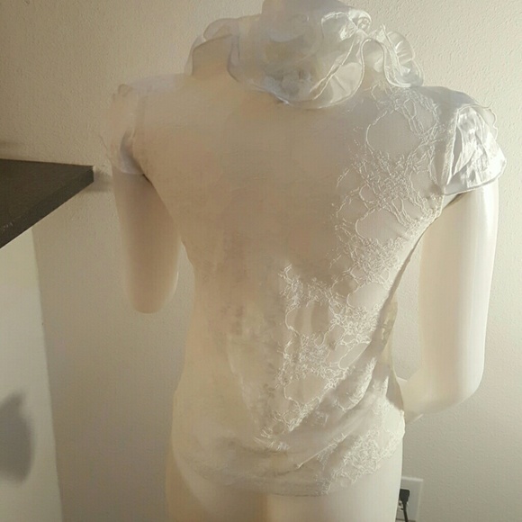 Laced back ruffled cleavage zip up white blouse - Picture 2 of 3