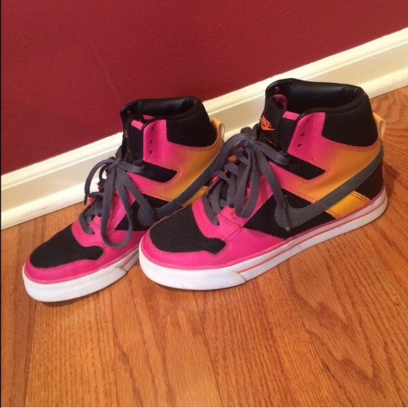 NIKE DELTA FORCE