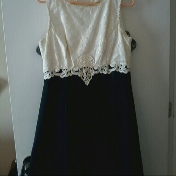 Gown - Picture 2 of 2