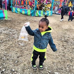 Meet your Posher, Dee