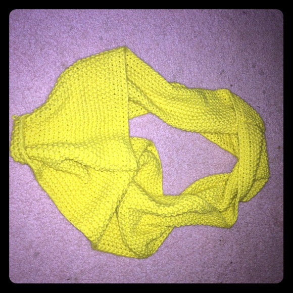 yellow/green infinity scarf - Picture 1 of 1