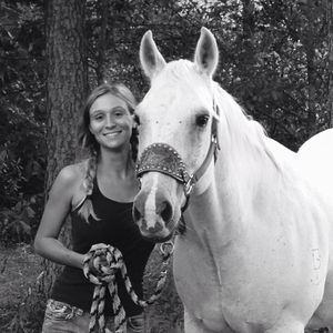 Meet your Posher, Caitlin