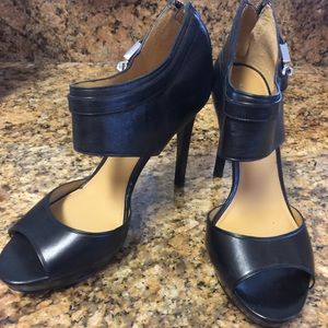 NWOT Coach Heels Size 8