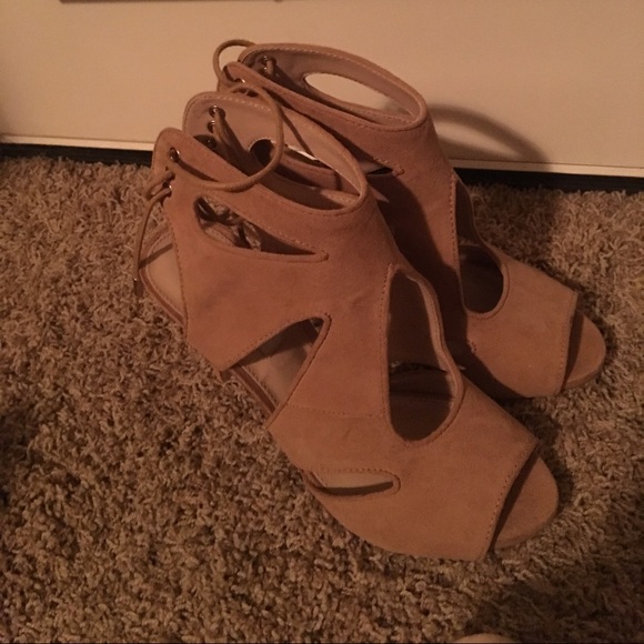 BRAND NEW Steve Madden heels