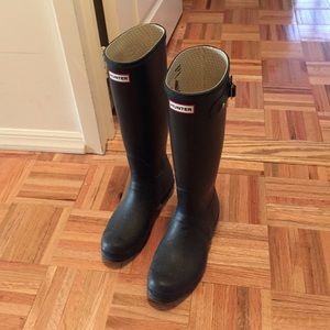 Great Condition HUNTER rainboots!!!