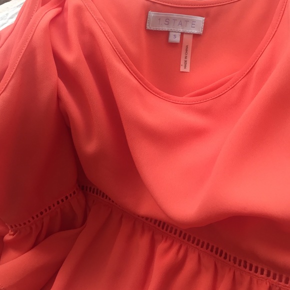 Off the shoulder. One State brand top. Size small. - Picture 2 of 3