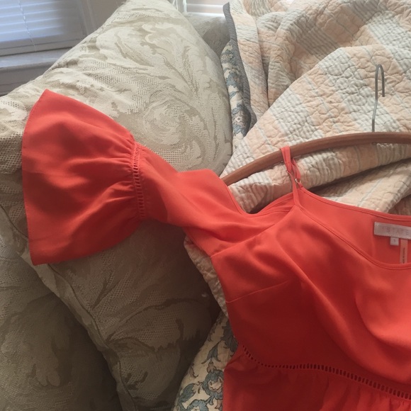 Off the shoulder. One State brand top. Size small. - Picture 3 of 3