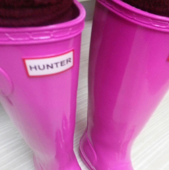 Hunter rain boots and fitted socks