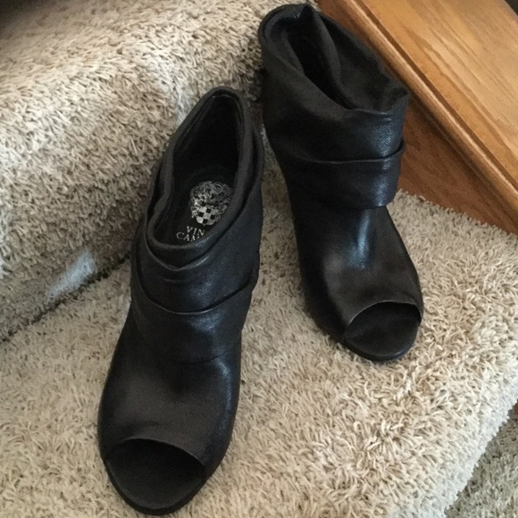 Vince Camuto bootie 10