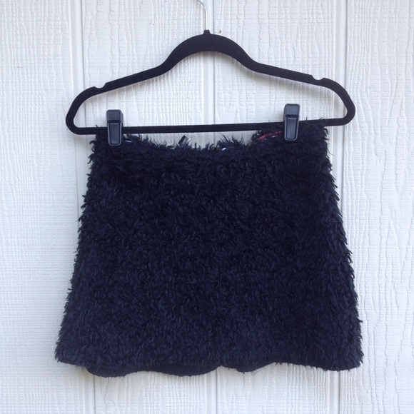 ✨SOLD✨ Black Fuzzy Skirt