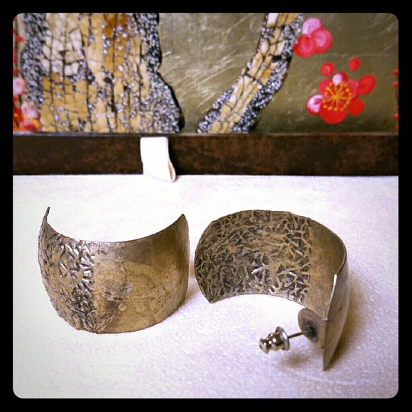 Smooth & textured Vintage inspired earrings