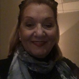 Meet your Posher, Elena