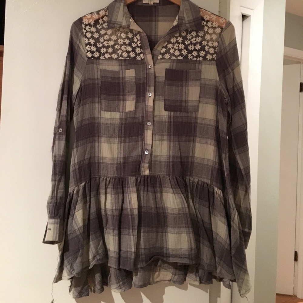 🆕Plaid Buttondown Shirt - Picture 4 of 5