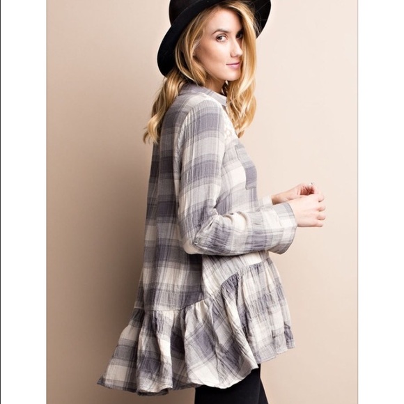 🆕Plaid Buttondown Shirt - Picture 2 of 5