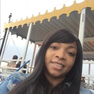 Meet your Posher, Regina