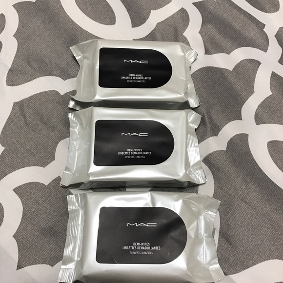 Mac cosmetic wipes