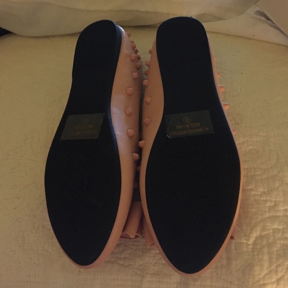 Beautiful baby pink studded flats with a bow. - Picture 3 of 3