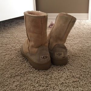 Tan Ugg boots