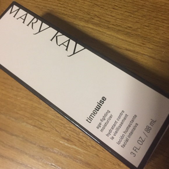 Mary Kay Age-Fighting Moisterizer