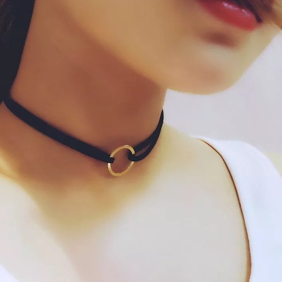 Gold Ring Choker