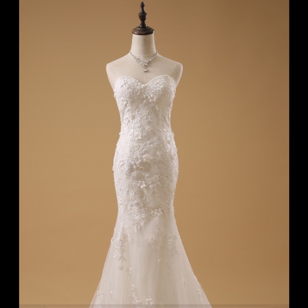 *Price Firm*NWT Lace Mermaid Wedding Dress