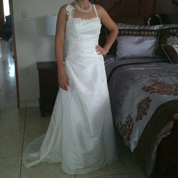 David's Bridal wedding dress