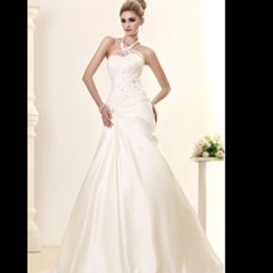 *Price Firm*NWT Halter Wedding Dress