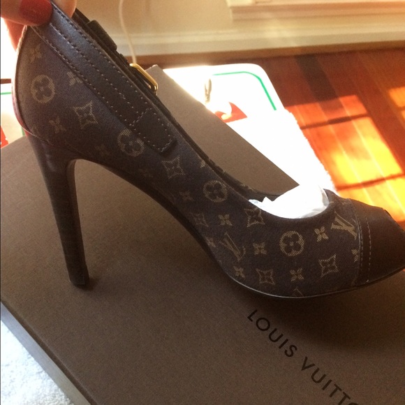 Women's heels - Picture 3 of 3