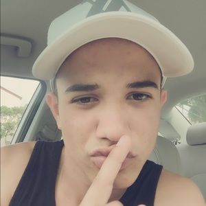 Meet your Posher, Javier