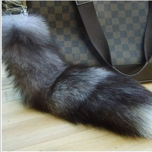 Cute vintage Very large gray fox tail pom pom like - Picture 2 of 4