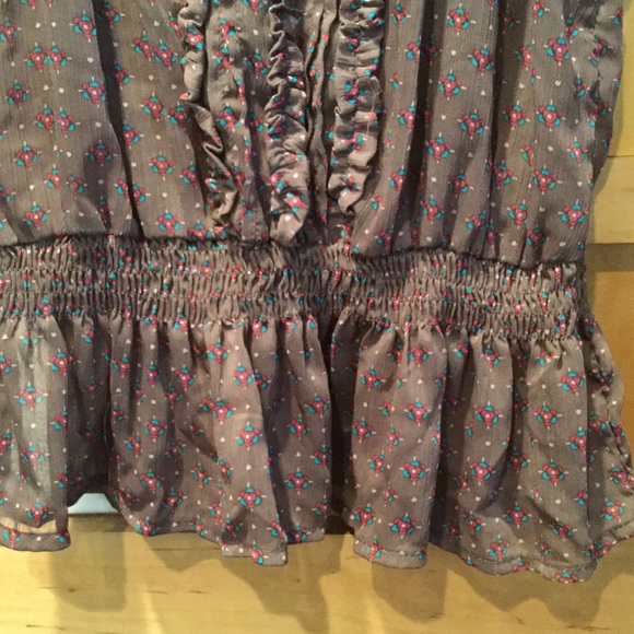 Cute pattern top!! - Picture 3 of 3