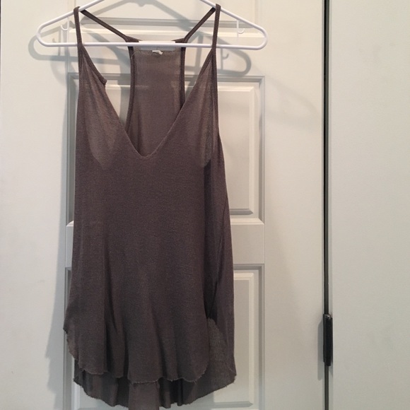 Low cut tank
