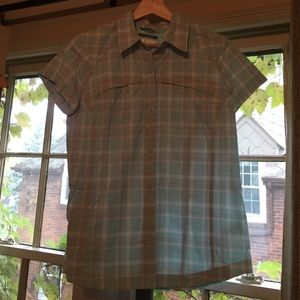 Columbia Omni shade button down
