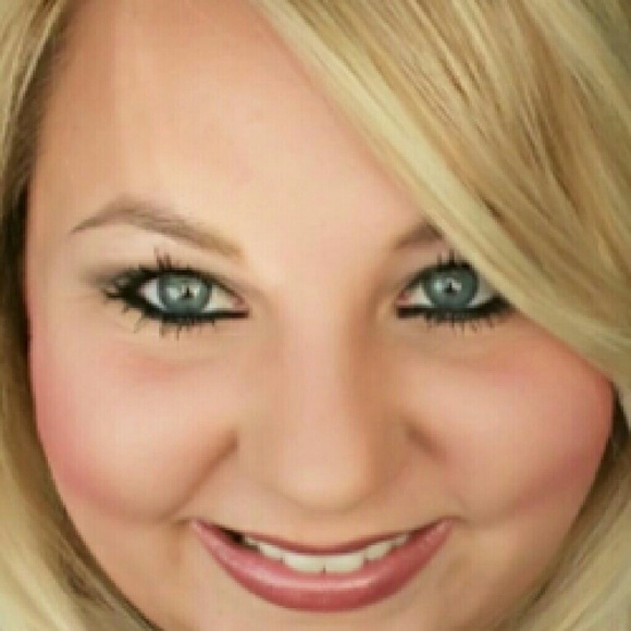 Meet your Posher, Brittney - Picture 1 of 1