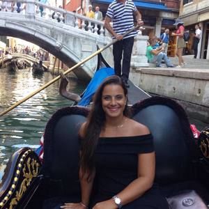 Meet your Posher, Sharona