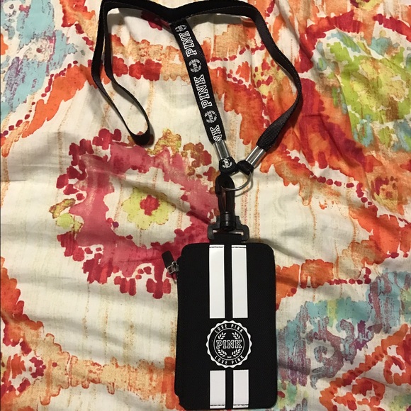 Black ID holder/ lanyard😍